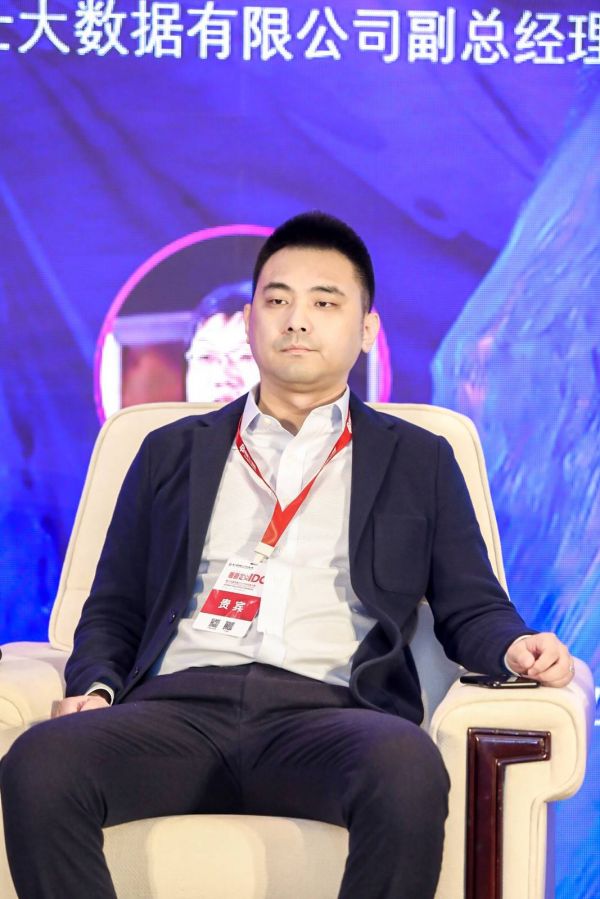 侯文东