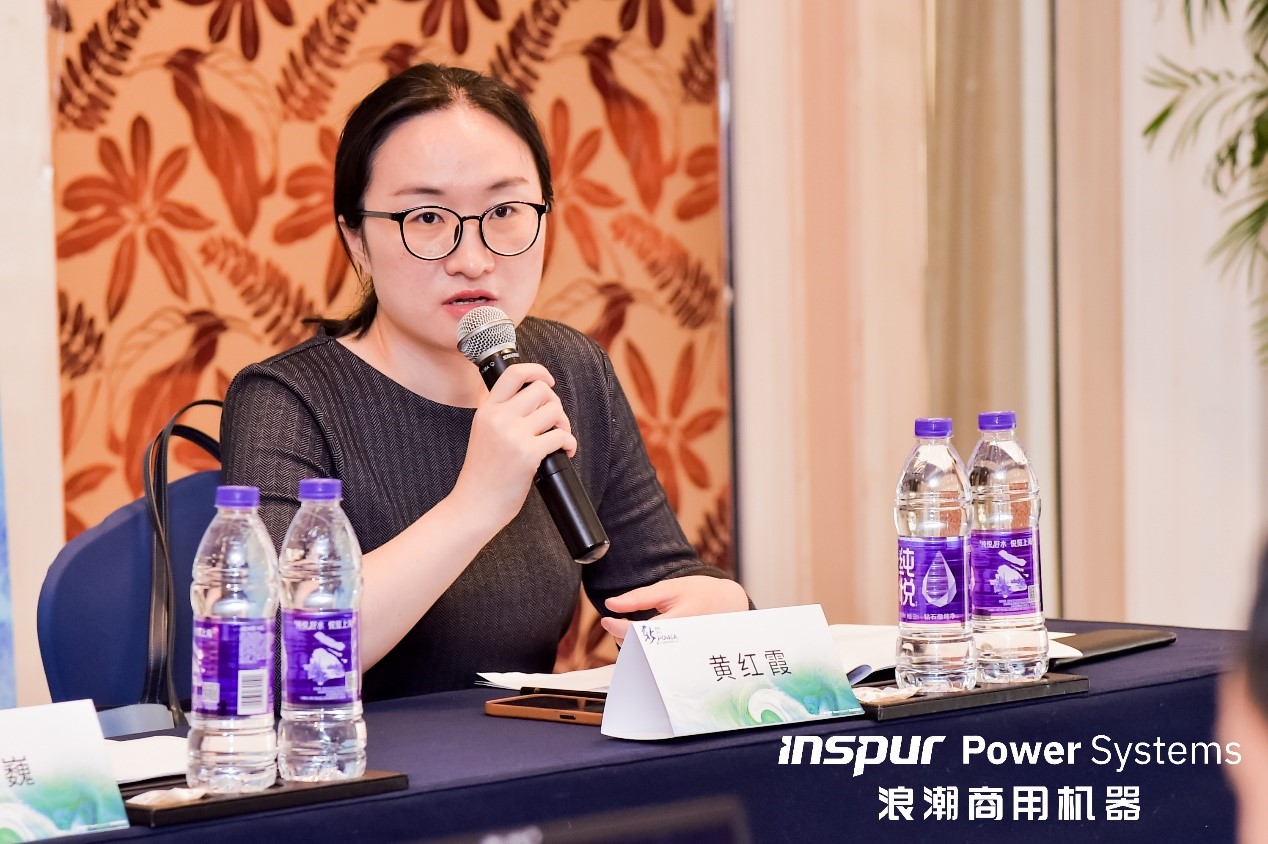 东华医为总裁助理兼市场部总经理黄红霞