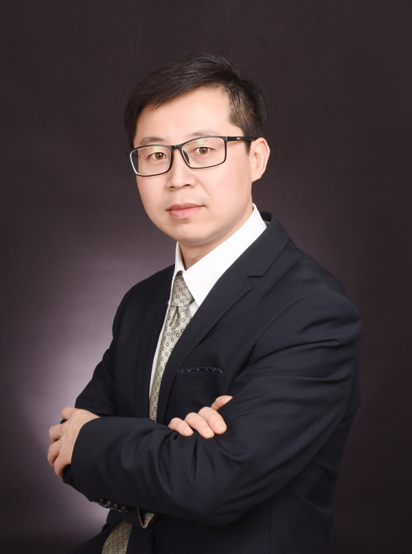 港城云联售前支持总监左雄先生