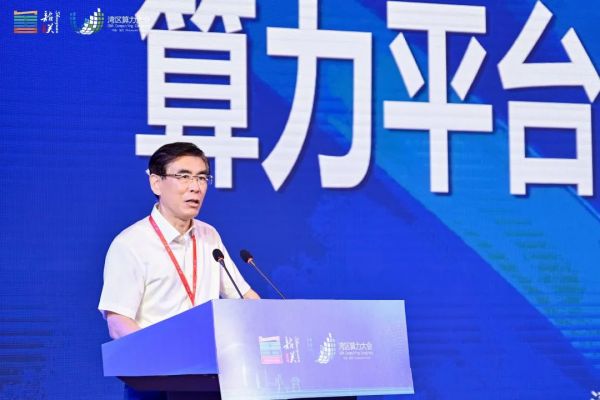 国际欧亚科学院院士、清华大学和北京大学双聘教授 魏少军